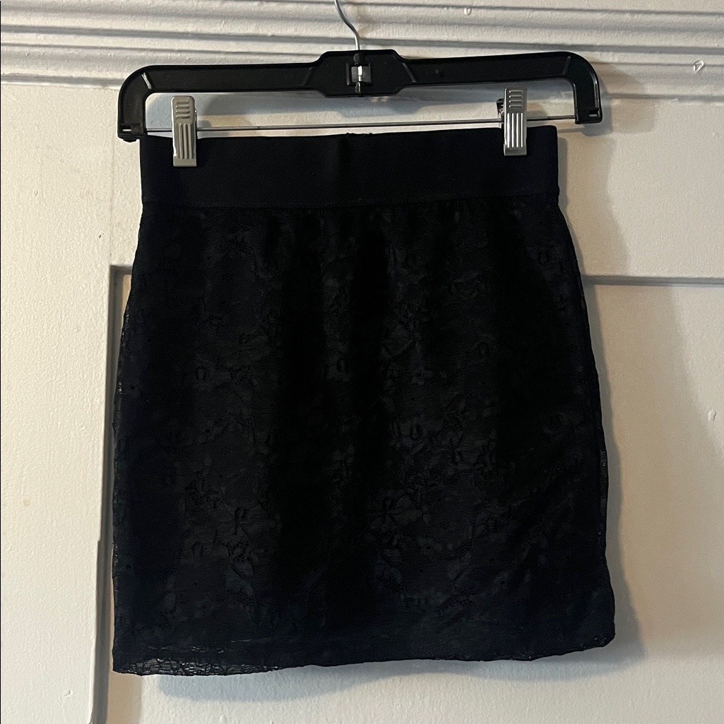 H&M Elegant Black Lace Mini Skirt